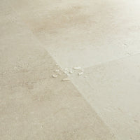 Quick - Step Illume AVMTU40274 Sandstone concrete - Tegel Click PVC - Solza.nl