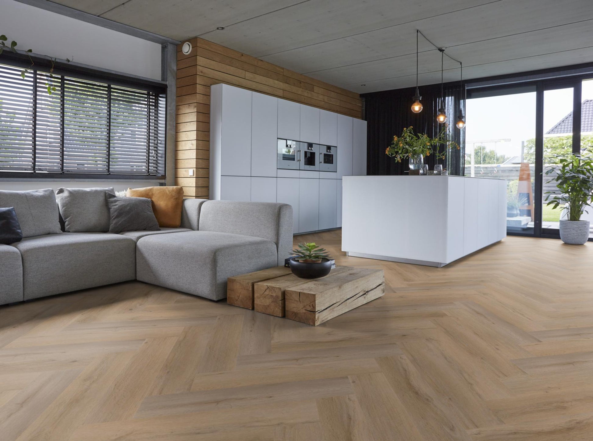 Floorlife Yup Leyton Herringbone Natural Oak Dryback PVC - Visgraat grijs/bruin - Solza.nl