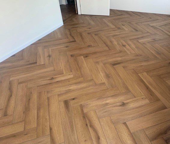 Gelasta Callisto Visgraat Rigid Click 5200 Natural Oak Dark - Solza.nl